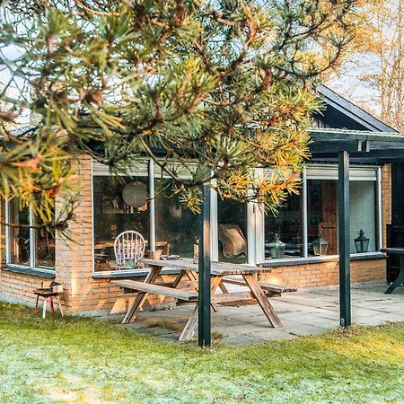 2 Person Holiday Home In Tarm Fjerbæk Екстериор снимка